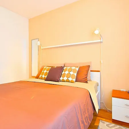 Spacious Holiday In With Swimming Pool Holiday home *
