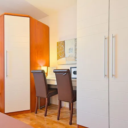 Spacious Holiday In With Swimming Pool * Umag