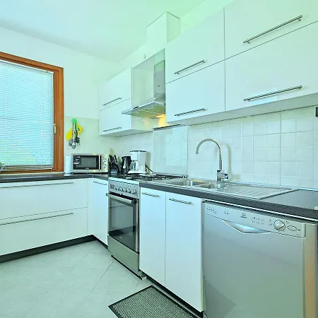 Spacious Holiday In With Swimming Pool * Umag